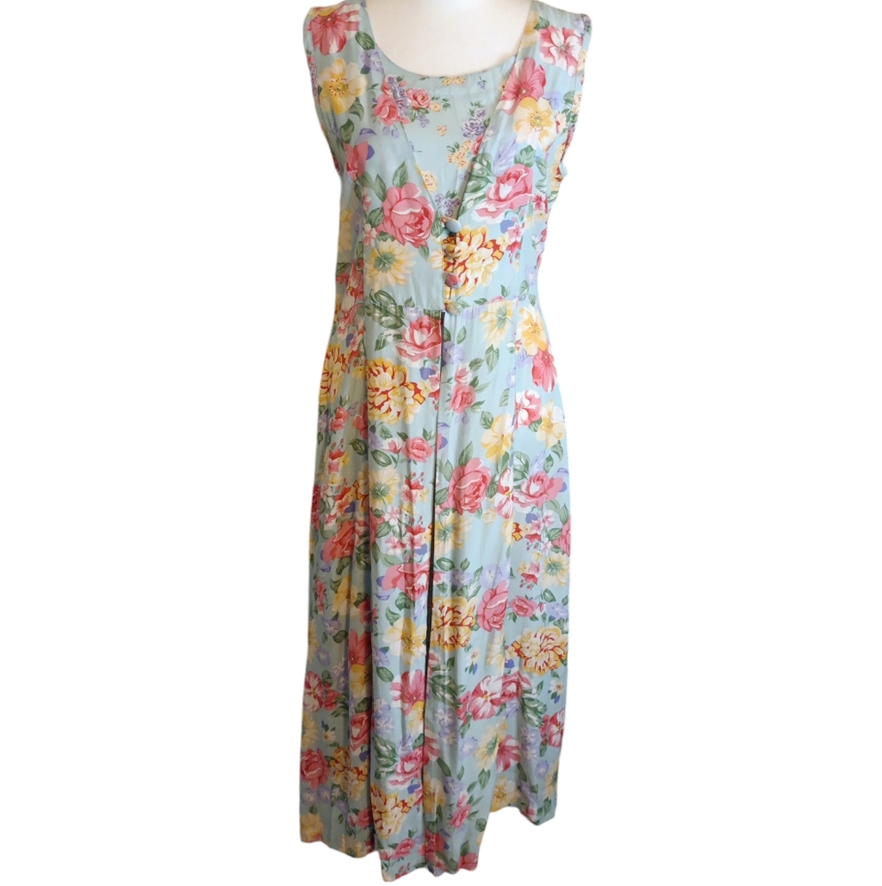 Erika vintage feminine dress size m. Dry cleaned. Mint condition.